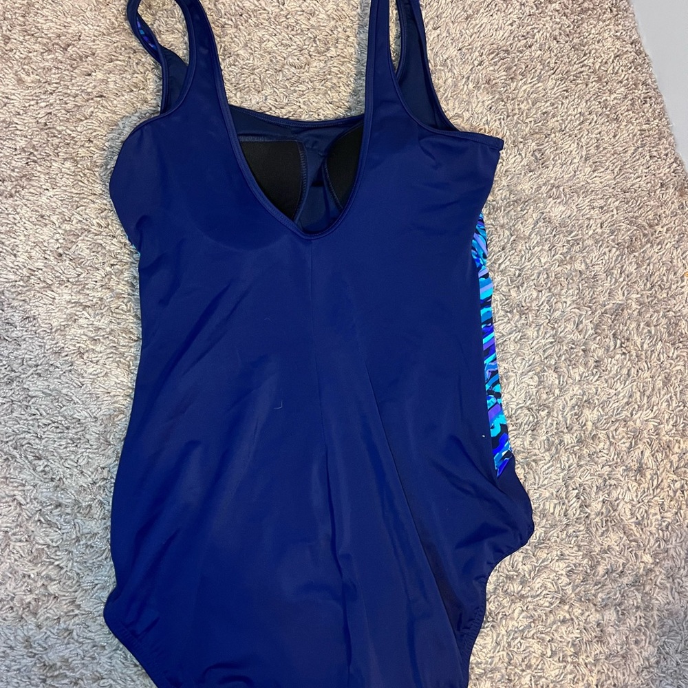 Lands' End
One Piece Bathing Suit - Picture 3 of 3